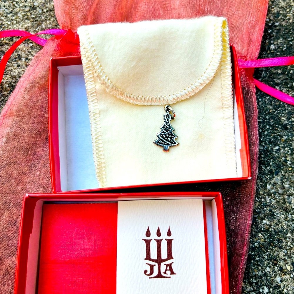 NIB James Avery .925 Charm
